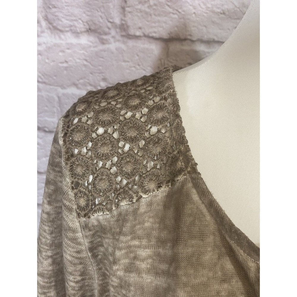 VENUS Top XL Brown Deep V Neck Crochet Lace Silver Buttons Shirt EUC 8949 - Picture 3 of 7